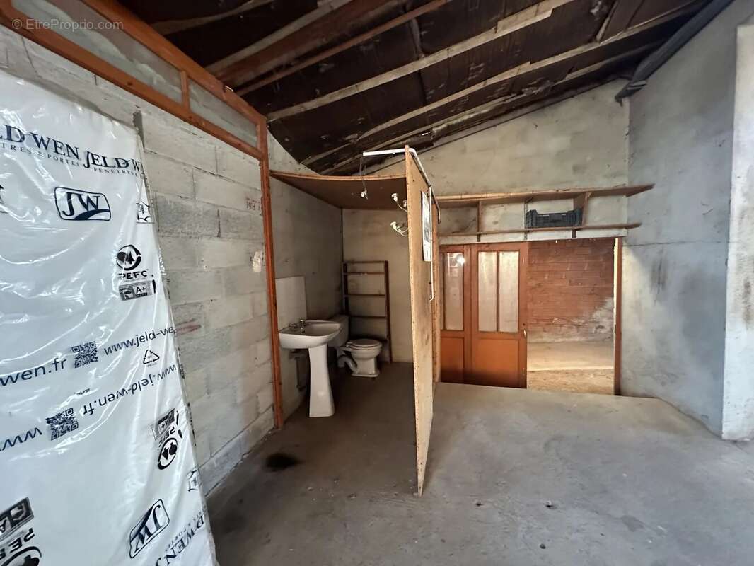 Commerce à LAGARRIGUE