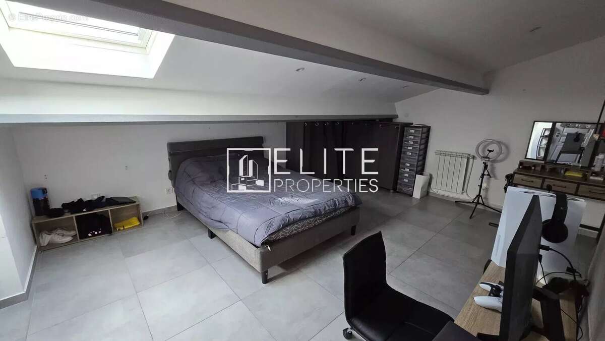 Commerce à TOURRETTES