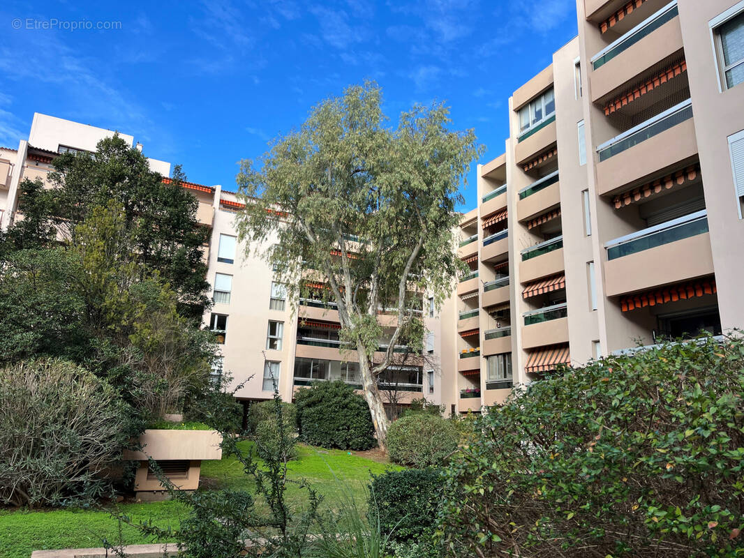 Autre à HYERES