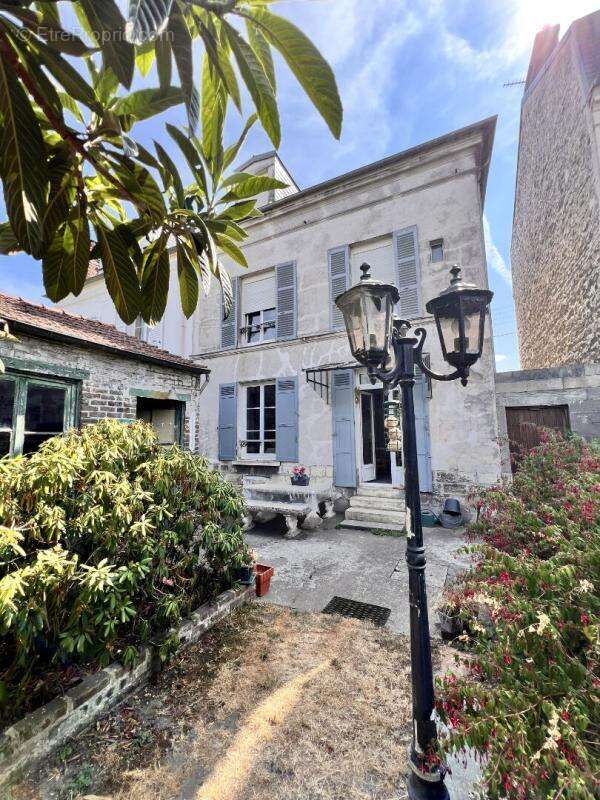 78200 MANTES LA JOLIE, Maison 7 pièce(s) 130 m2, 4 chambres, jardin clos de murs, sous-sol total - photo 16