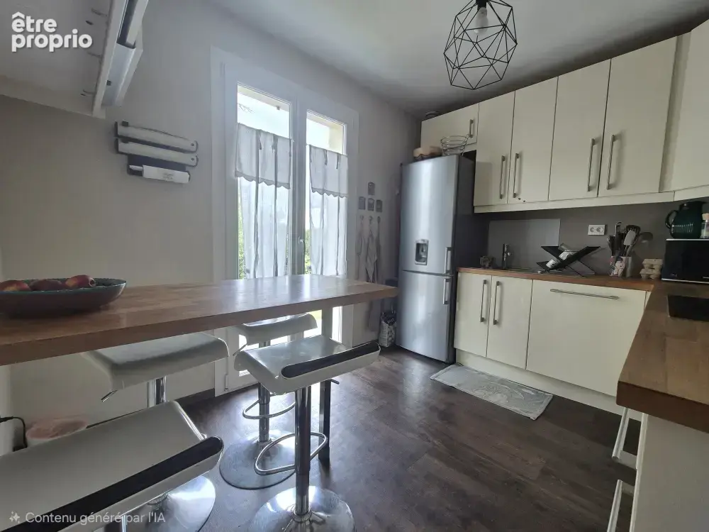 IDEALEMENT SITUEE. Maison agréable et lumineuse. TOUT A PIED - photo 6
