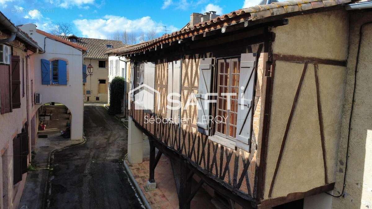 Maison 280 m² à Larrazet  - photo 5