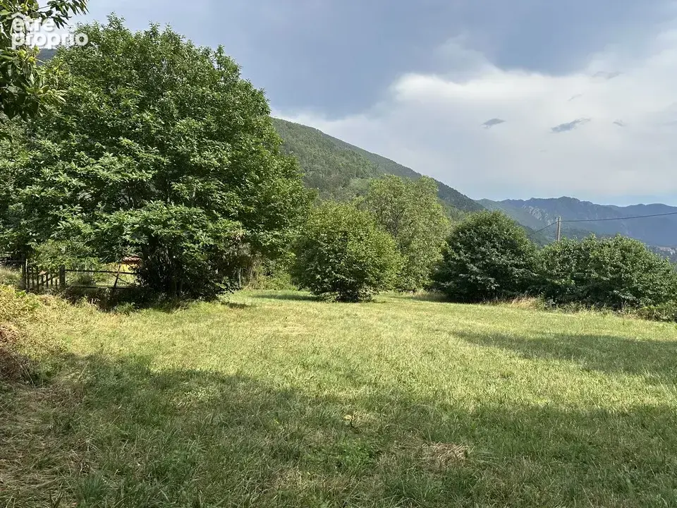 Terrain plat d'agrément de 1586 m2 - photo 2