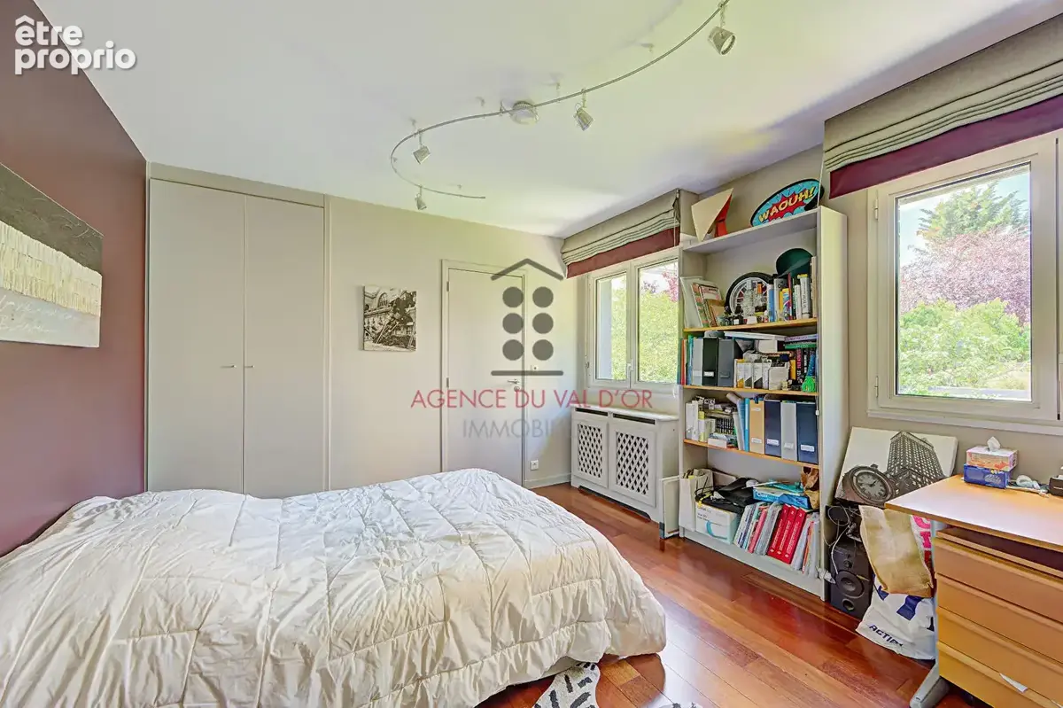 Maison Suresnes / 7 pièces 195 m2 (260 m2 au sol) / Liberté - Bon état avec Jardin intimiste - photo 12