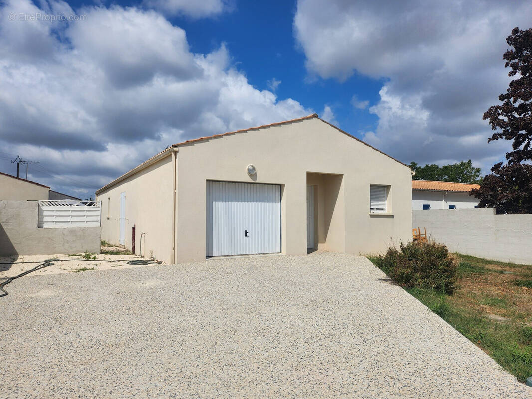 Maison à SAINTE-GEMME