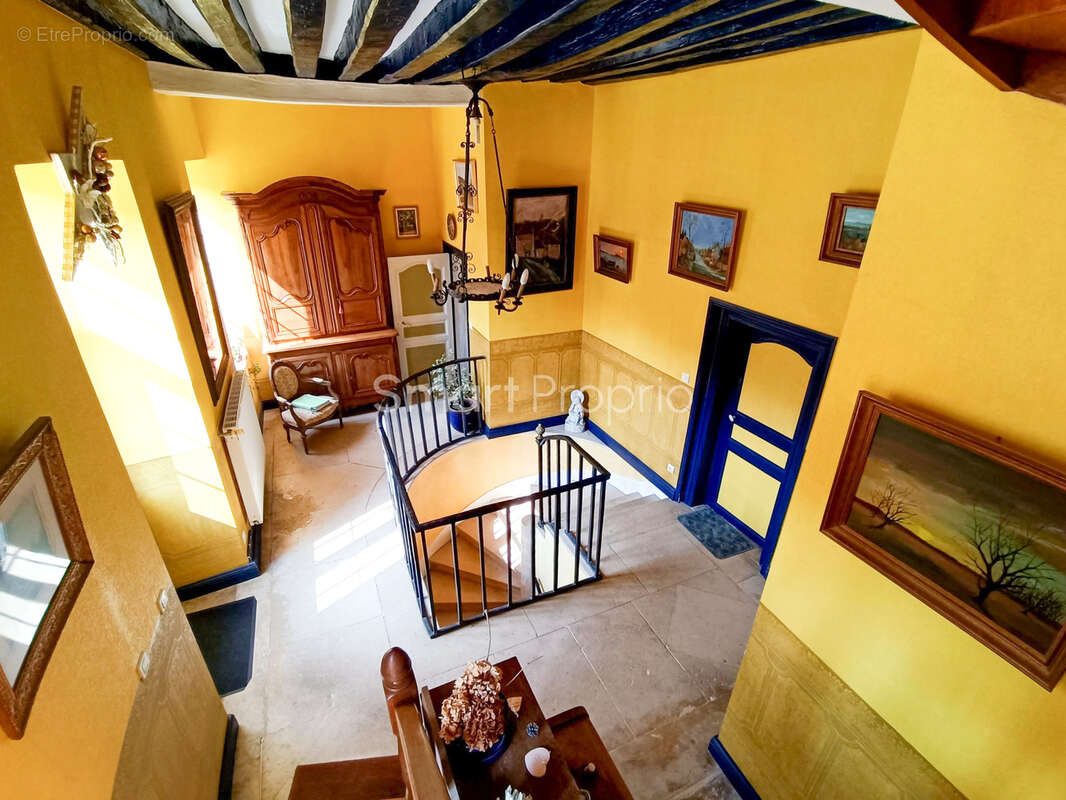Maison à AVALLON