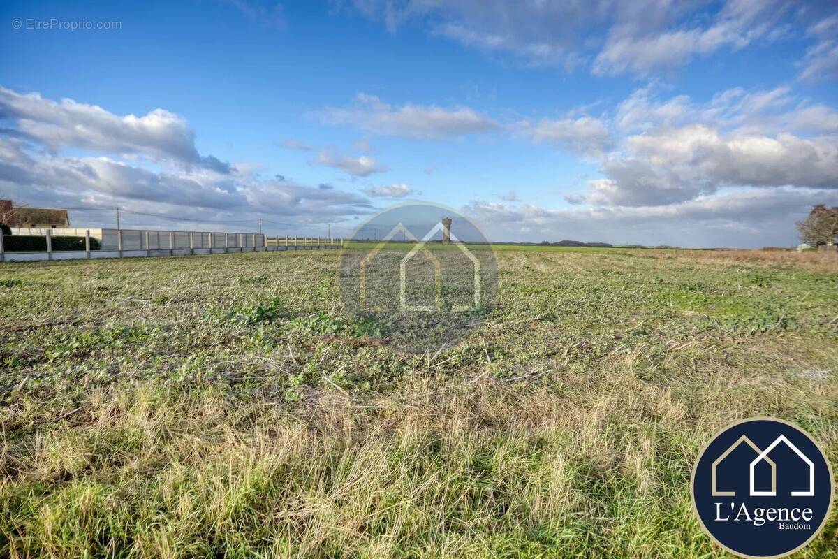 Terrain à NOGENT-LE-ROI