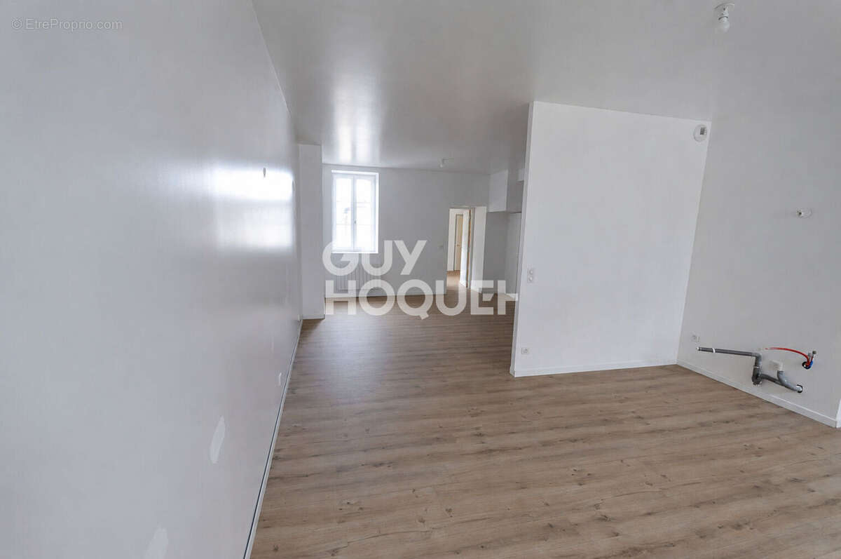 Appartement à SAINT-SYMPHORIEN-SUR-COISE