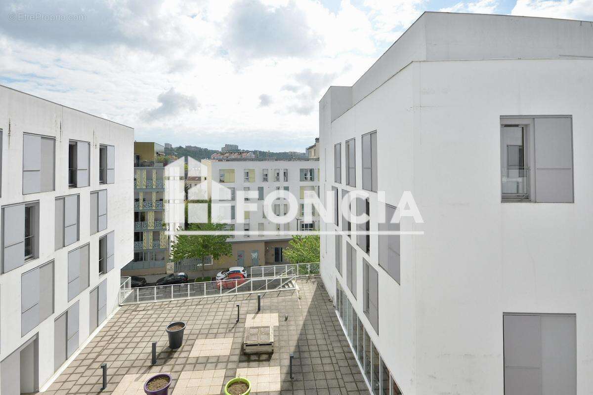 Appartement à LYON-9E