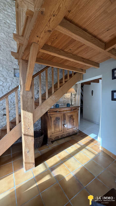 Maison à BRIE-SOUS-MORTAGNE