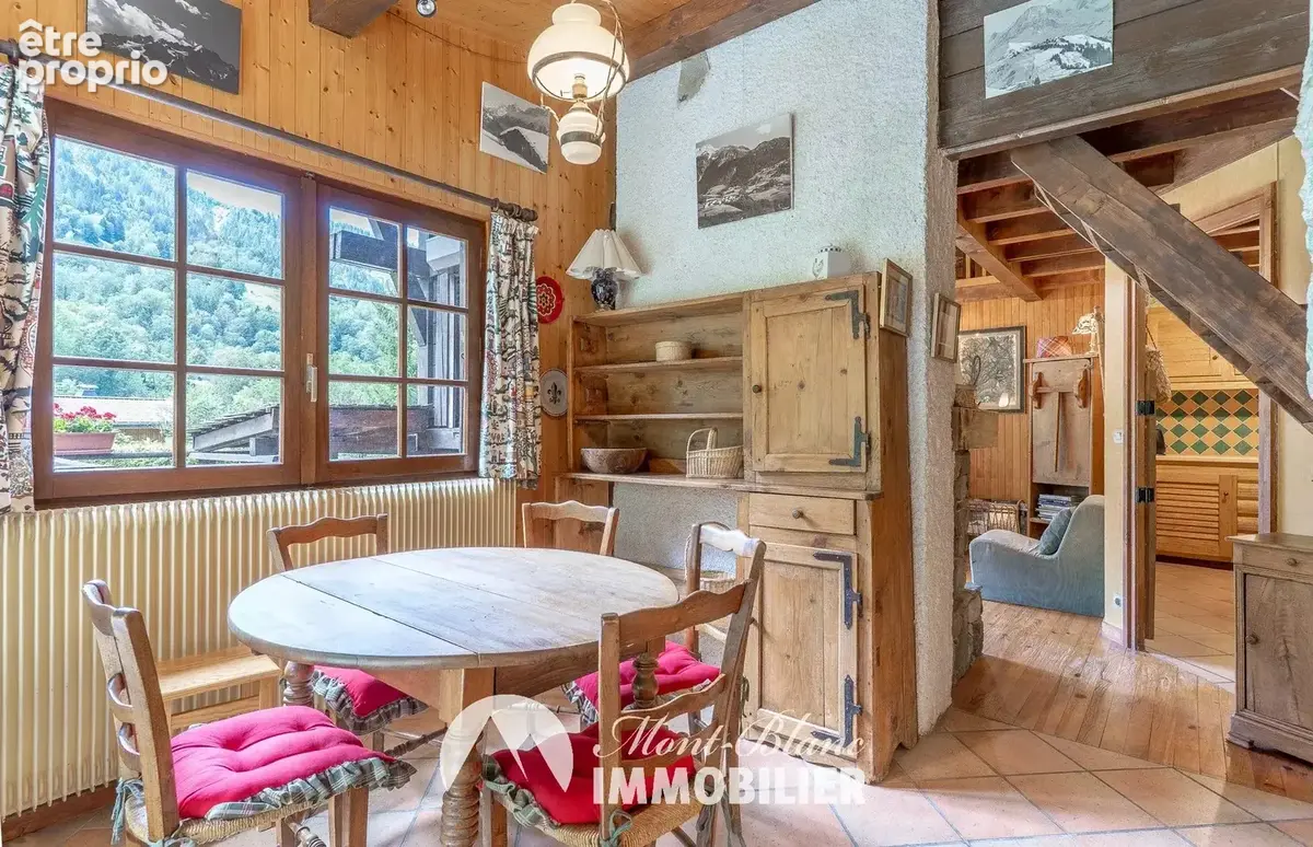Les houches – chalet avec vue dégagée et fort potentiel - photo 4
