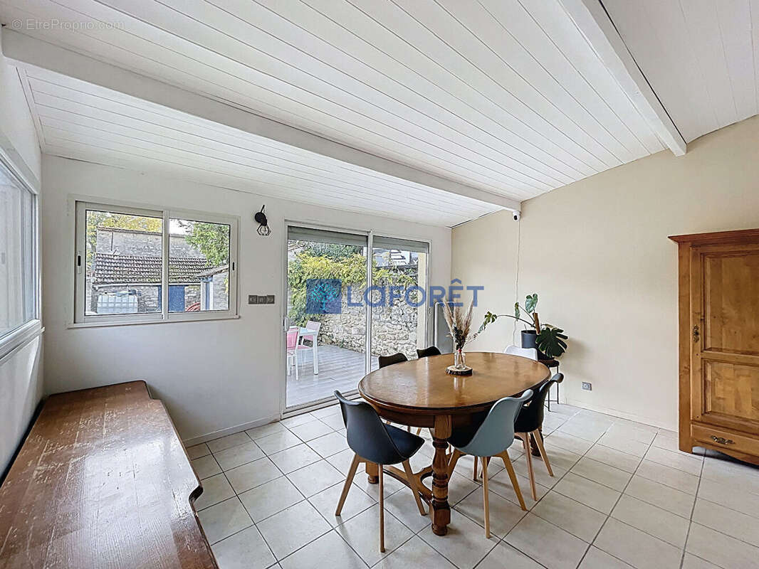 Maison à GIRONVILLE-SUR-ESSONNE