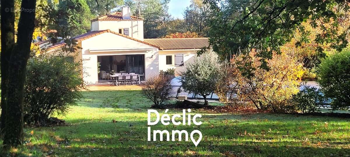 Maison à MOUTIERS-LES-MAUXFAITS