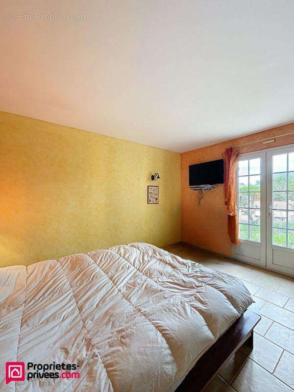 Propriété de 220m2 avec piscine sur 6 000 m² de terrain , à 5 min de Saint-Maximin, Ollières 83470 - photo 13