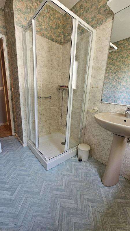 Maison 72 m² à Canisy  - photo 7