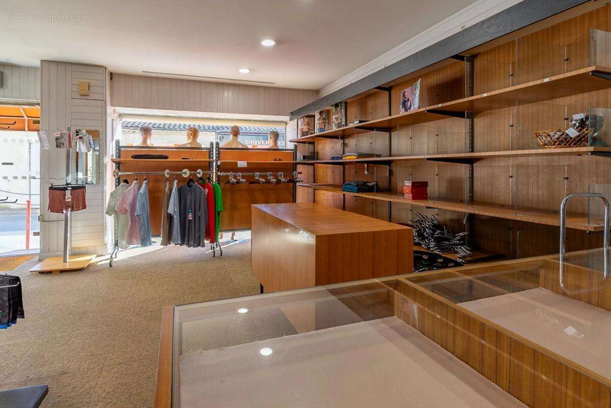 Appartement à SALLES