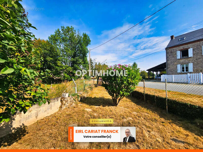 Maison à SAINT-ETIENNE-DE-FURSAC