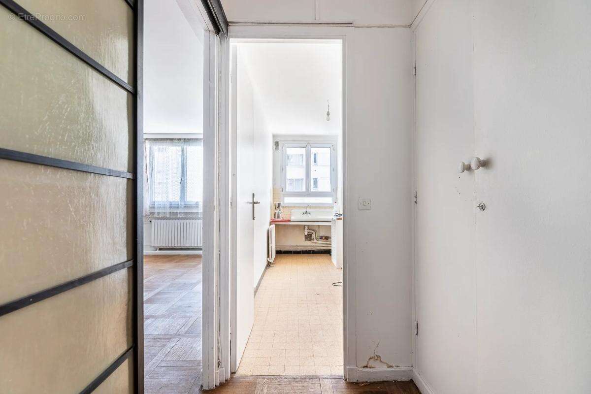 Appartement à PARIS-15E