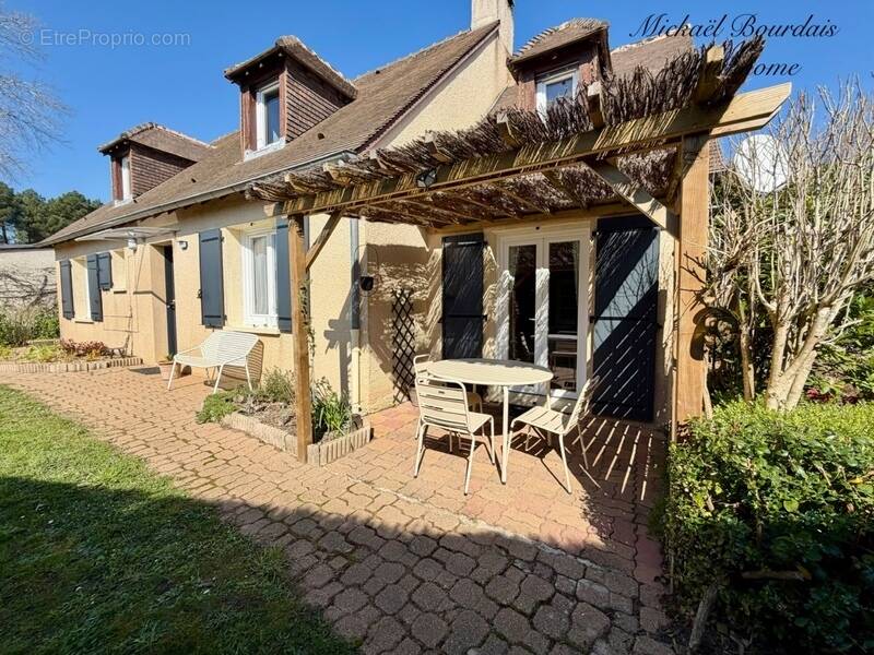 Maison à SAINT-JEAN-DE-LA-MOTTE