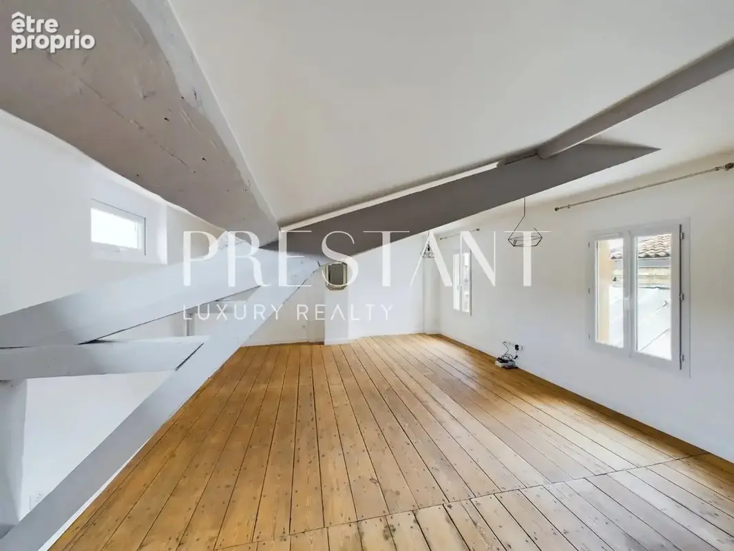 Hyper centre - immeuble en pierre - T2 de 62,50 carrez - dernier étage avec ascenseur - photo 16