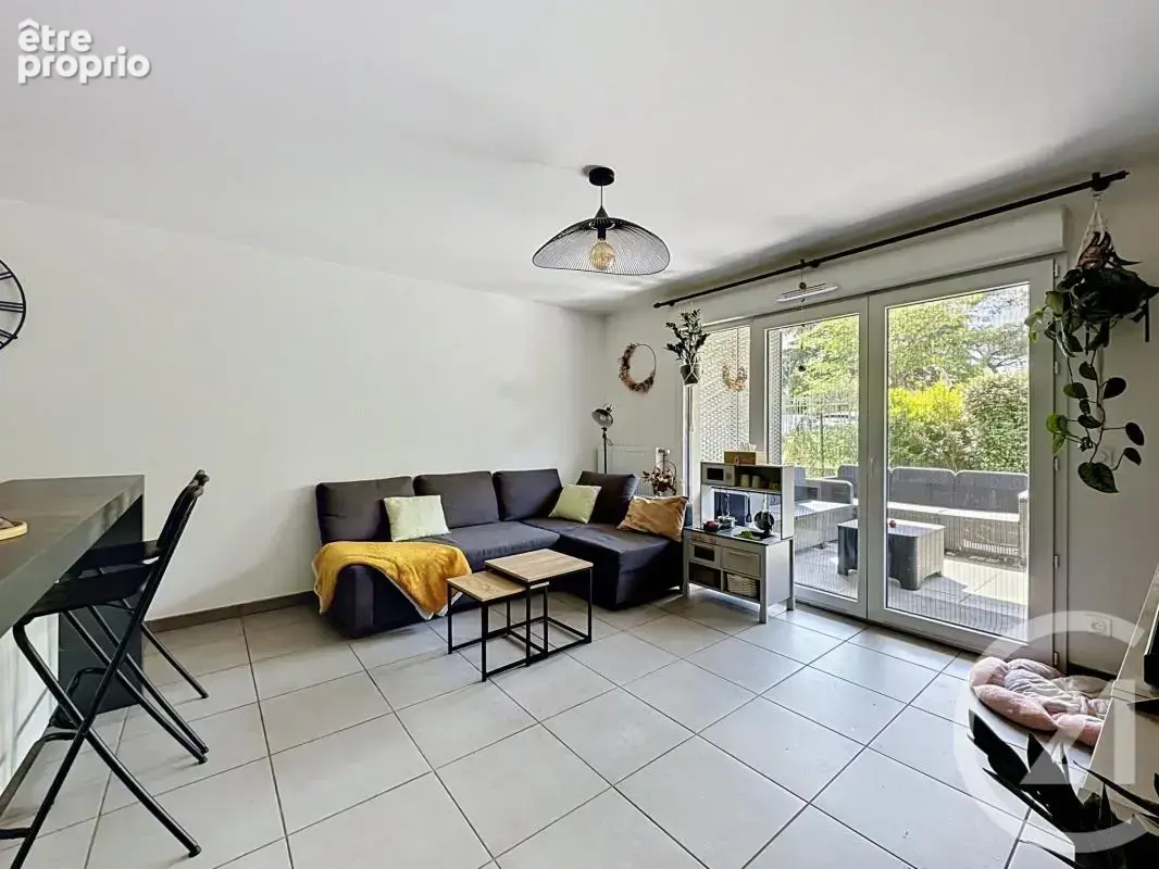 Appartement 60 m² à Saint-Priest  - photo 5