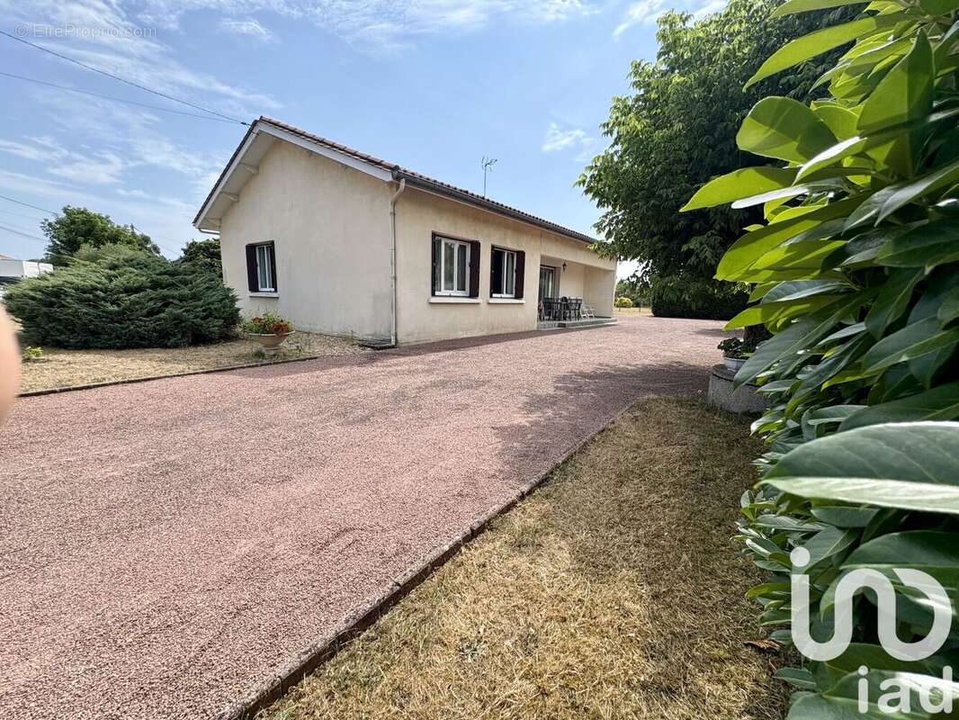 Photo 3 - Maison à LES BILLAUX