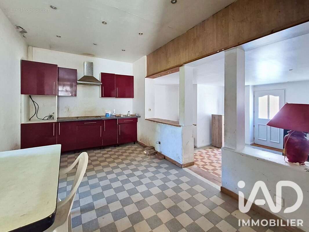 Maison 105 m² à Lurcy-Levis  - photo 4
