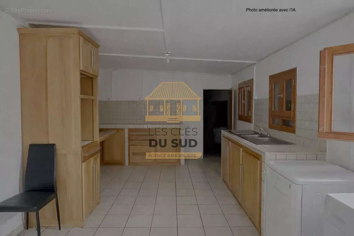 Maison T4/5 de plain pied à vendre sur la Rivière Saint Louis 97421 - photo 3
