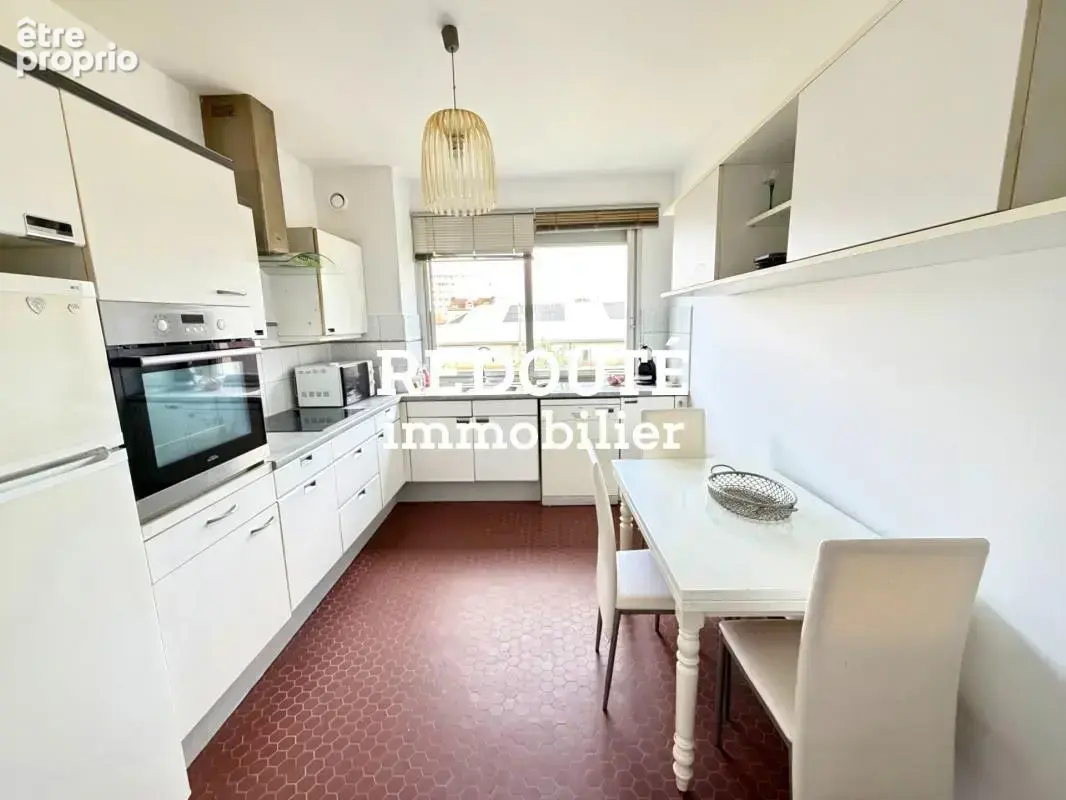 Reims - centre ville - appartement t5 , balcon, box - photo 8