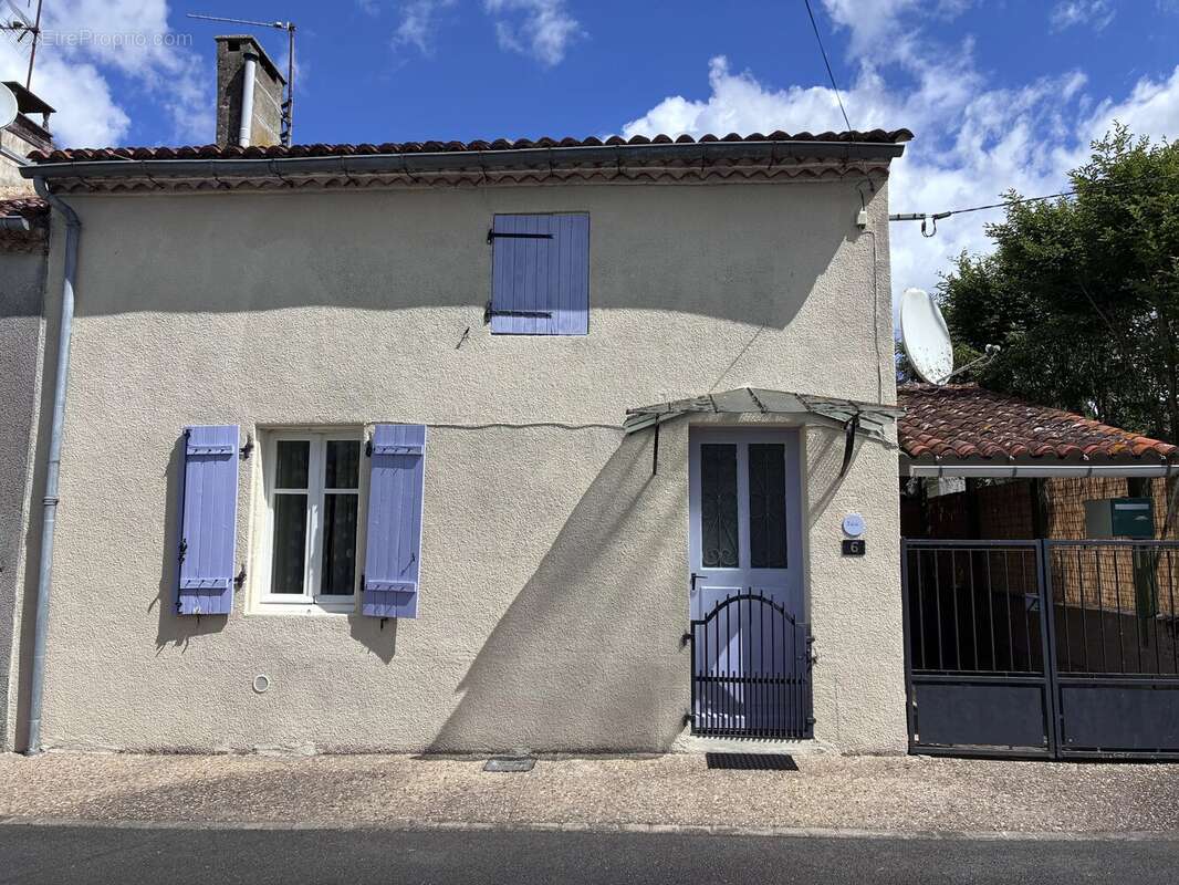 Appartement à MILLAC
