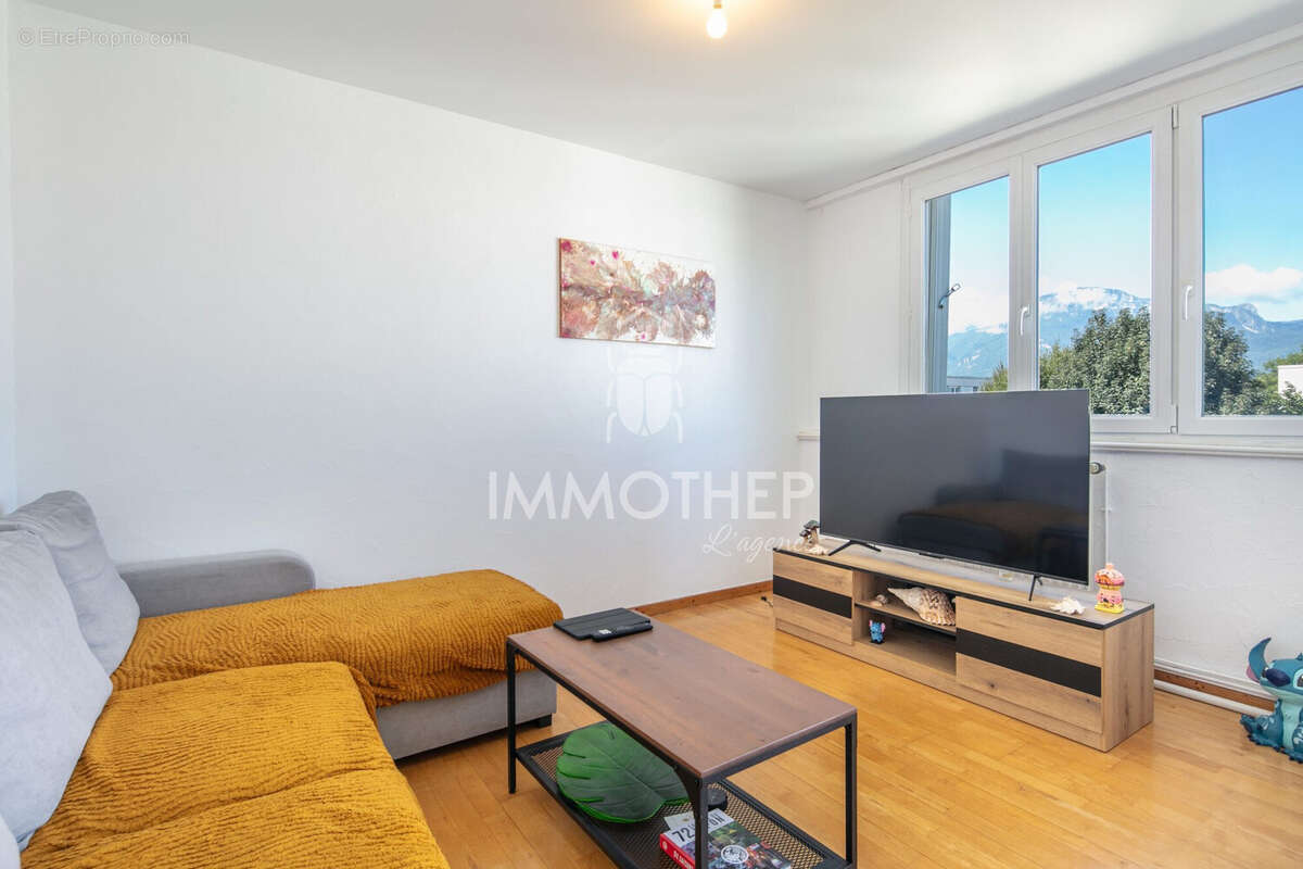 Appartement à SAINT-MARTIN-D'HERES