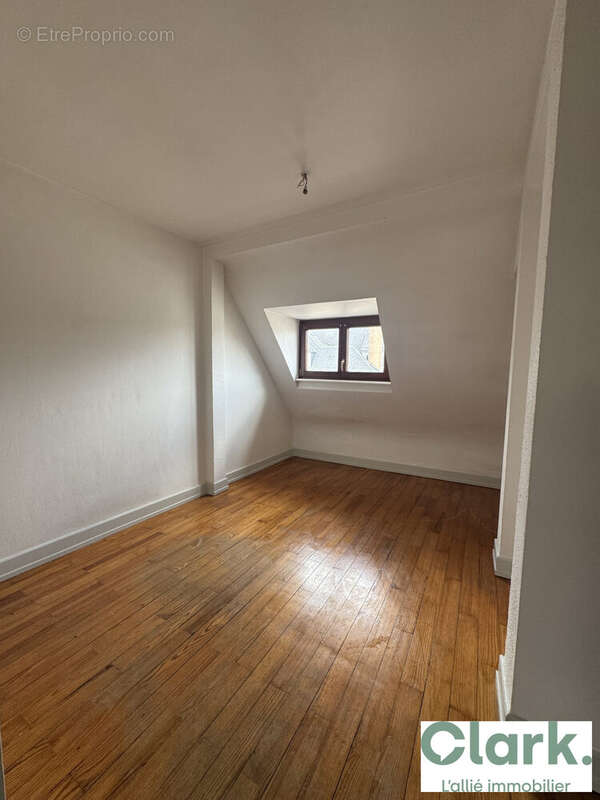 Chambre 1 lot 13 - Appartement à STRASBOURG