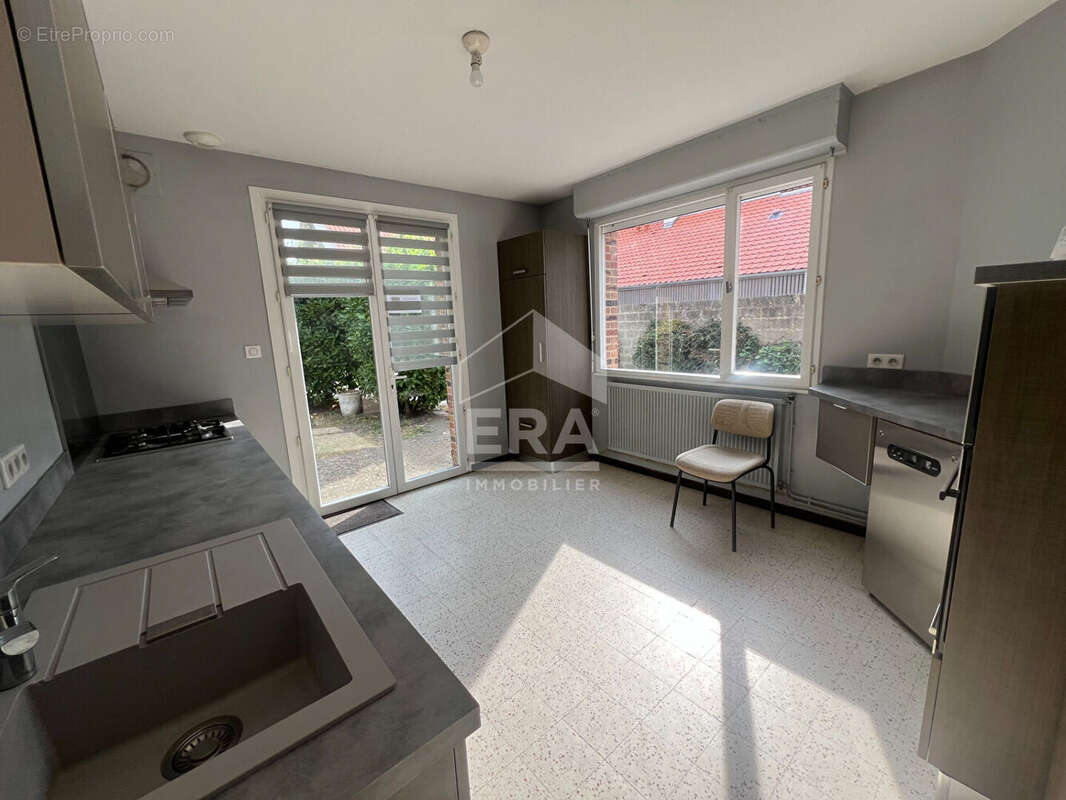Maison Semi plain pied - 5 chambres à vendre - Saint Omer centre - photo 4