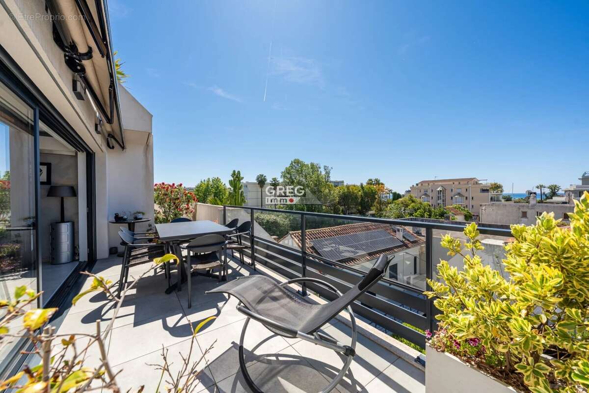 Appartement à SAINT-LAURENT-DU-VAR