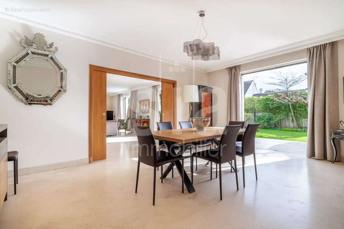 Maison à SAINT-MAUR-DES-FOSSES