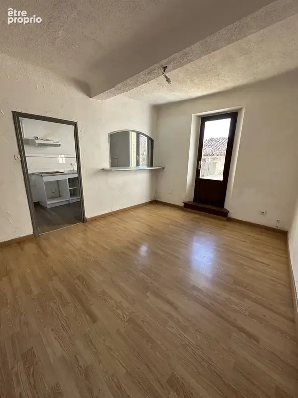 Maison de ville - 179 m2 de surfaces avec grand garage et cour/jardin interieur - photo 7