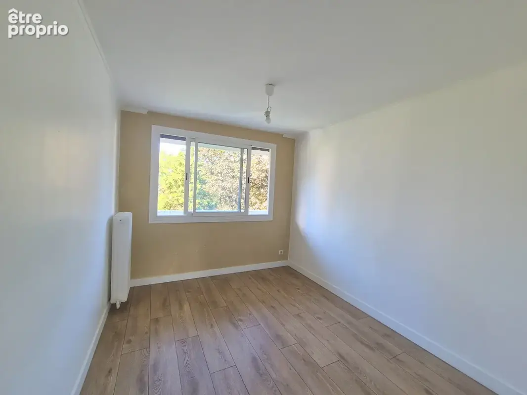 Eybens – t4 73 m² avec vue sur les montagnes, étage élevé, balcon, sejour double et place de parking privative - photo 9