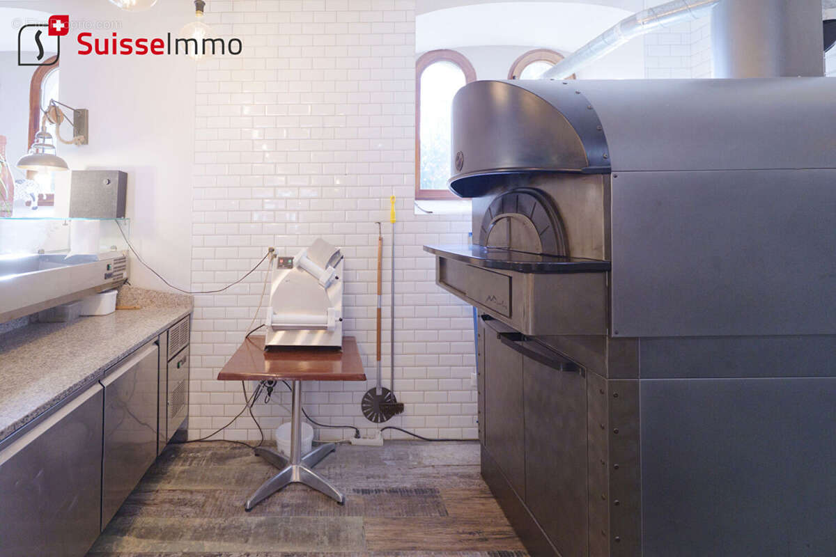 Murs  + appartement T5 (+ possibilité fonds restaurant + Licence 4) - photo 5