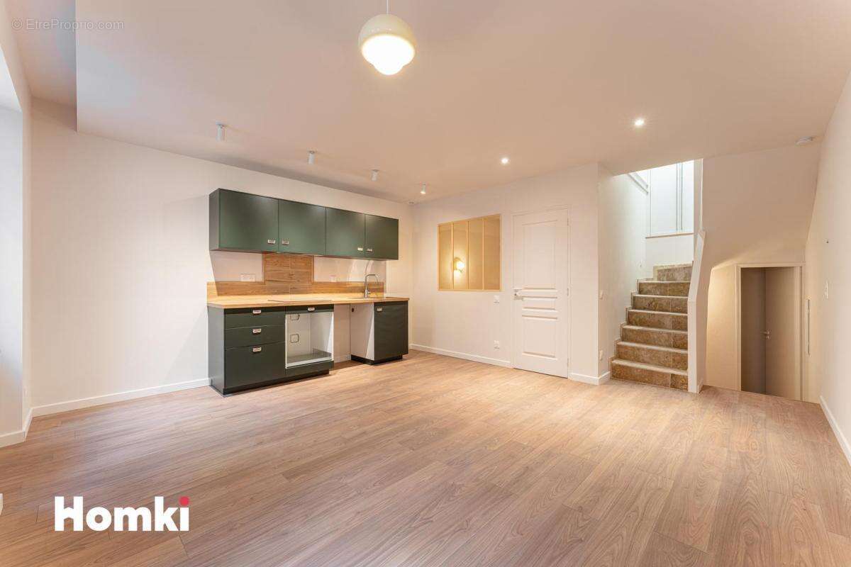 Appartement à MARSEILLE-2E