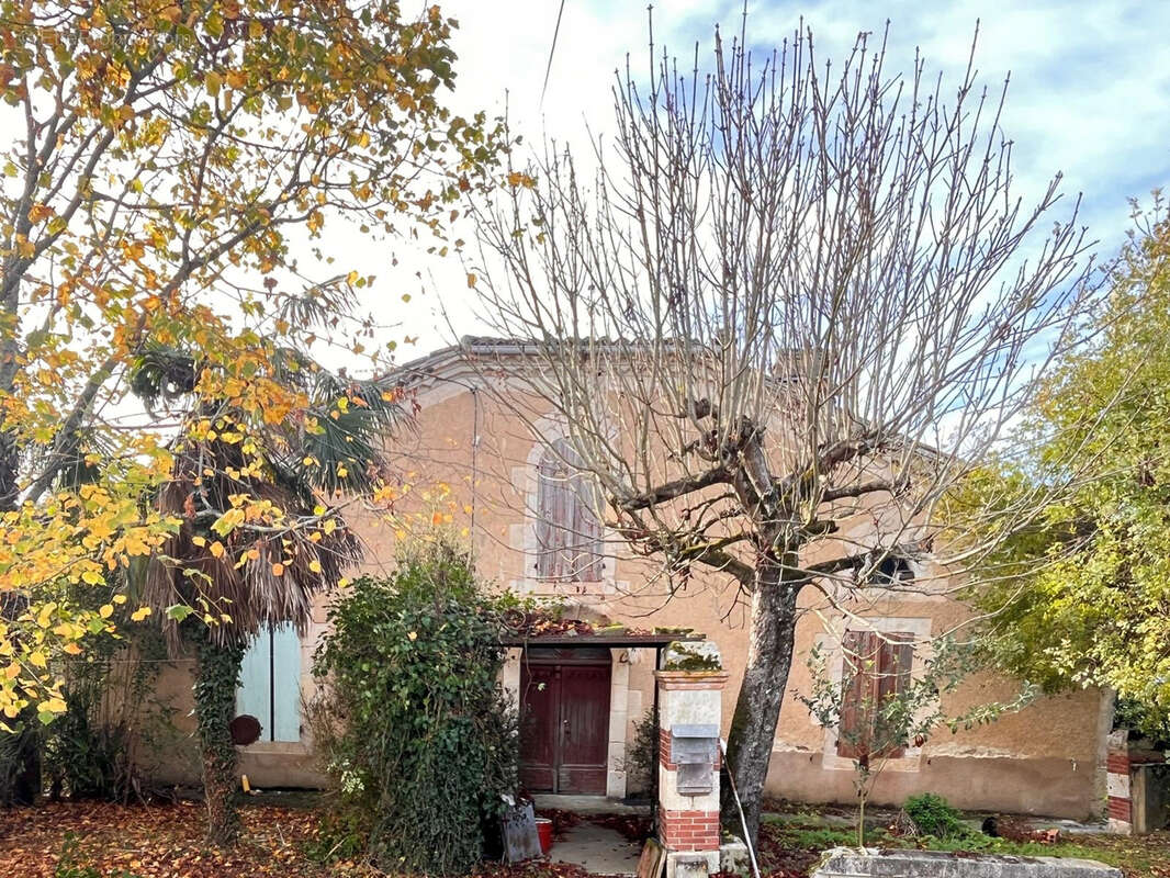 Maison à SAINT-CLAR