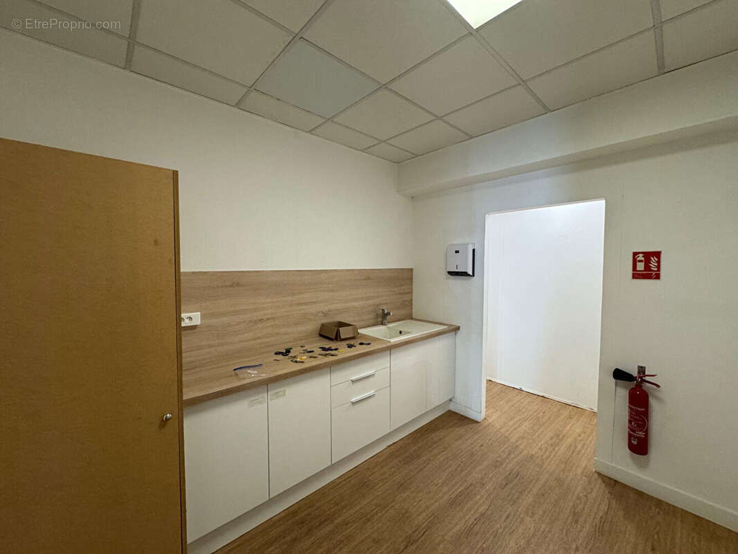 Commerce à SURESNES