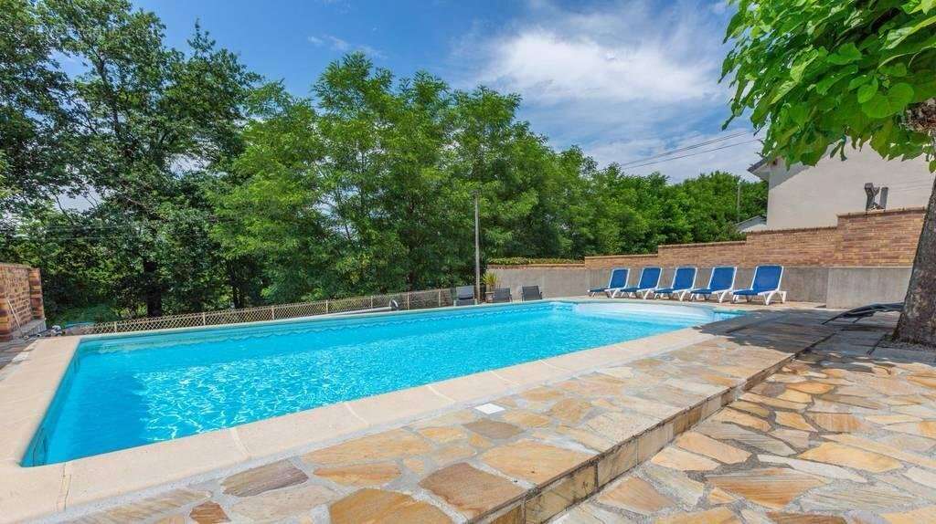 Propriété avec piscine - photo 2