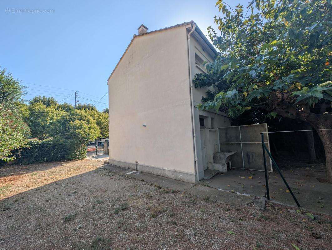 Maison à vendre à Pézenas – Calme et proximité du centre - photo 5