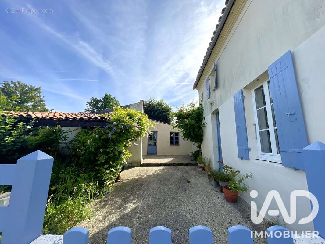 Photo 2 - Maison à SAINT-SULPICE-D'ARNOULT
