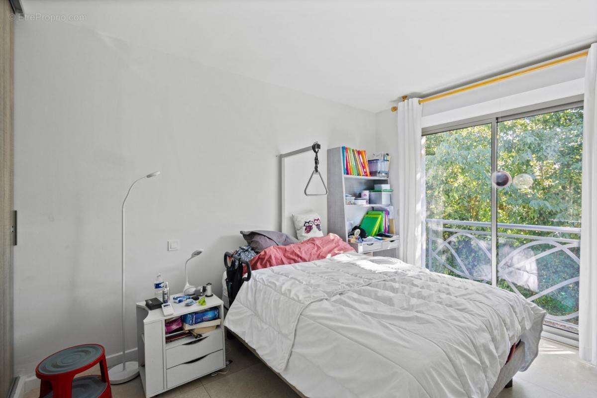 Maison à SAINT-CLEMENT-DE-RIVIERE