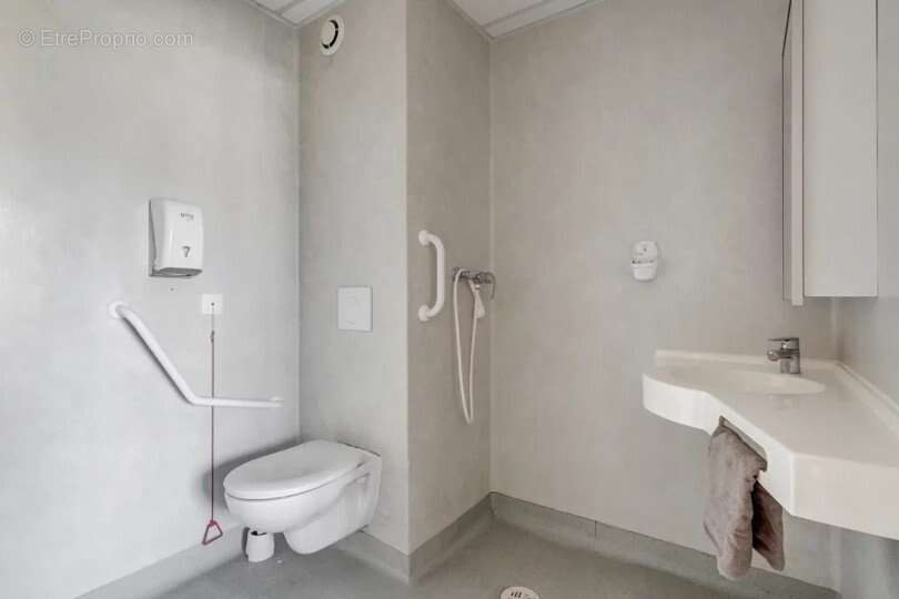 INVESTISSEMENT LOCATIF  Châteauneuf-les-Martigues  Résidence Ehpad Les Jardins de Valtrède - 8.20% de rentabilité - photo 3