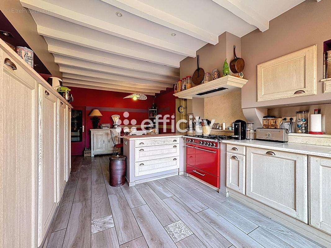 Maison à NEUVILLE-SUR-SAONE