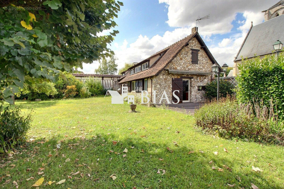 Maison à LA SAUSSAYE