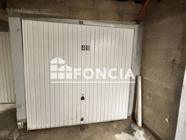 Parking à PARIS-19E