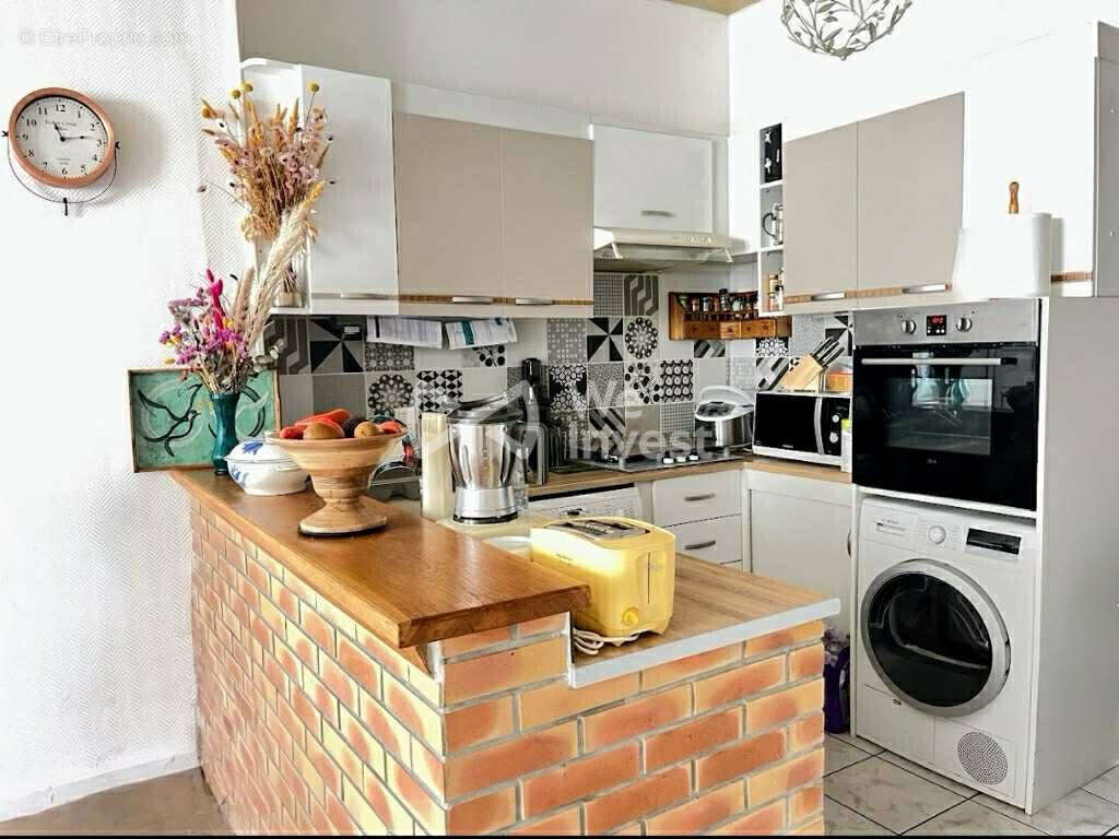 Commerce à VILLENEUVE-SUR-YONNE